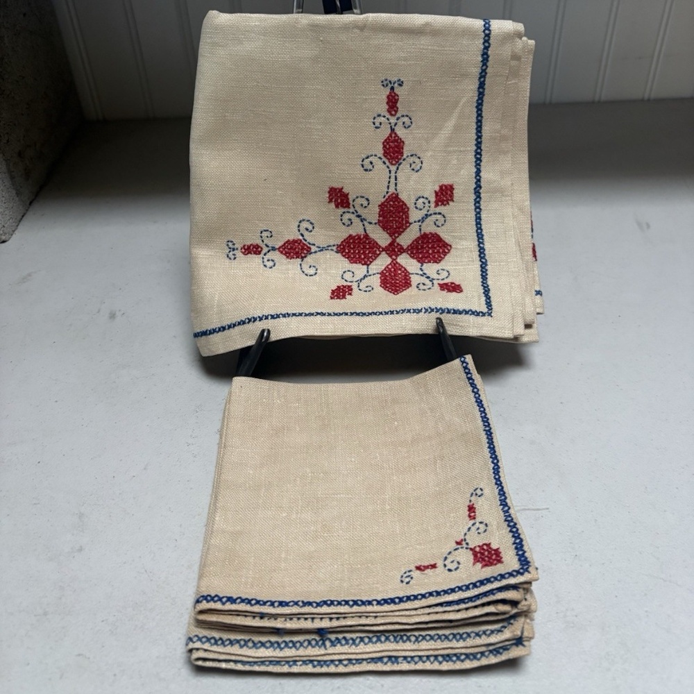 Vintage Card Table Bridge Tablecloth With 4 Matching Napkins 30" x 30" Tan Red